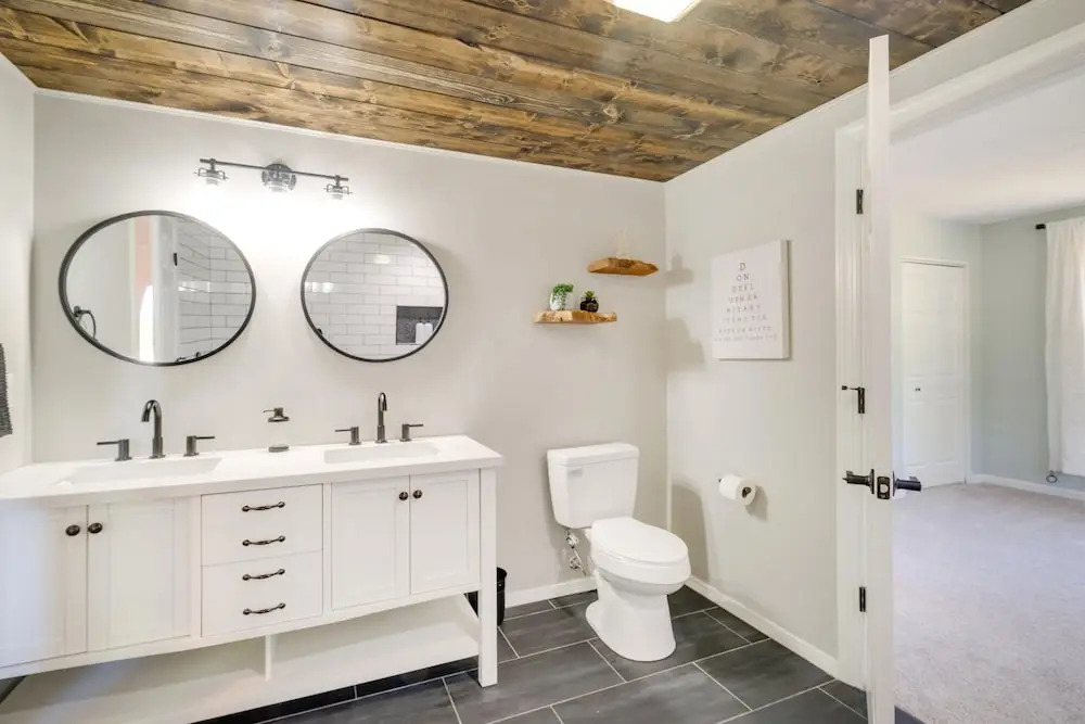 Beautiful Bellaire Home w/ Amenities, 4 Mi to Lake