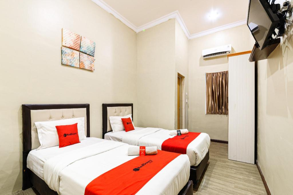 RedDoorz Plus near Universitas Sumatera Utara