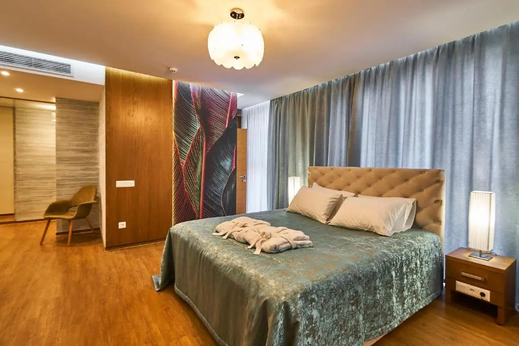 Light Hotel
