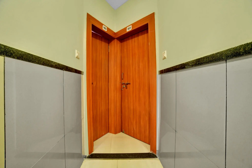 Collection O 83296 Hotel Sr Palace