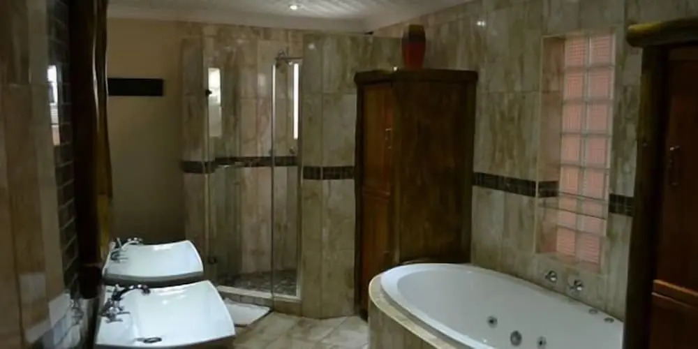 Aark Guest Lodge