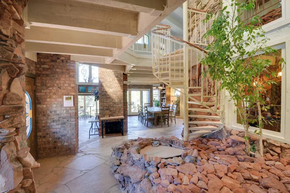Unique Sedona Home w/ Mountain Views & Guest House