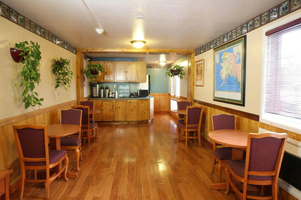 Long House Alaskan Hotel