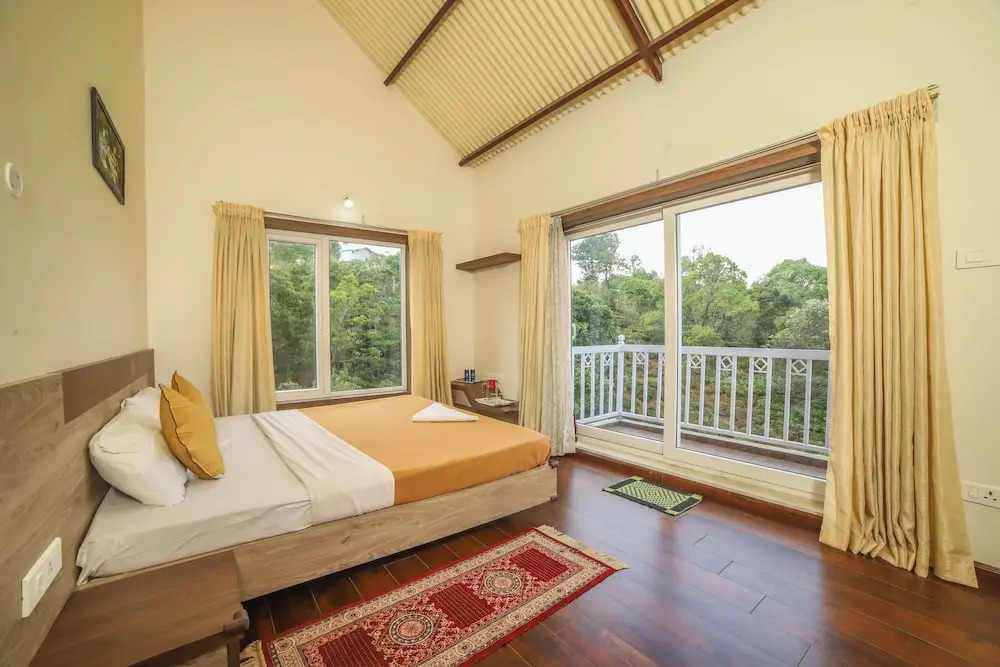 Moving Mist Villa
