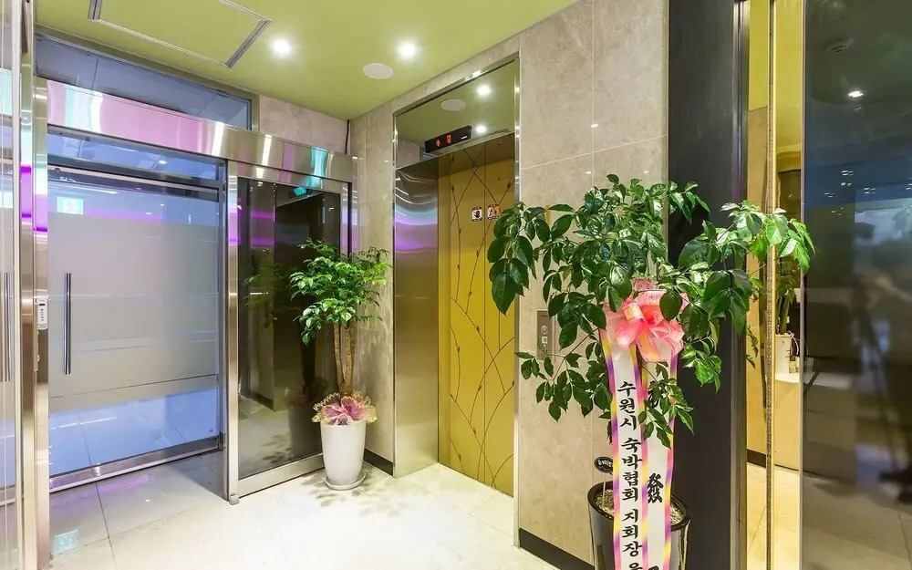 Suwon Station BIZ Hotel