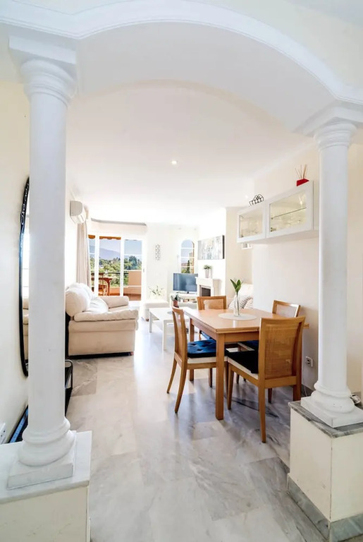 SAT - Contemporary Apartment in Puerto Banus
