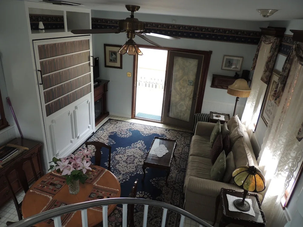 John Wesley Inn & Carriage House