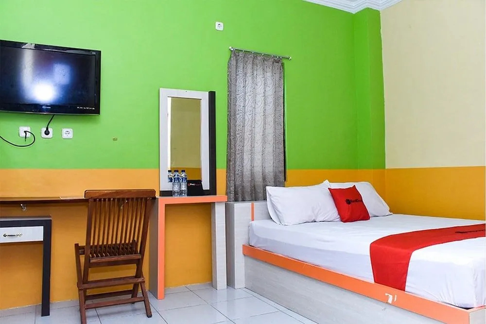 RedDoorz near Universitas Pattimura Ambon
