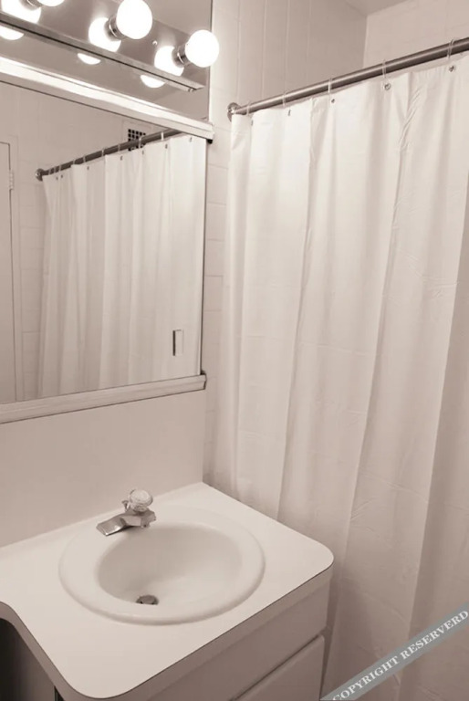 Market Rental Midtown East Apartments