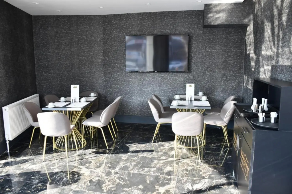 Hmz LUXURY HOTEL