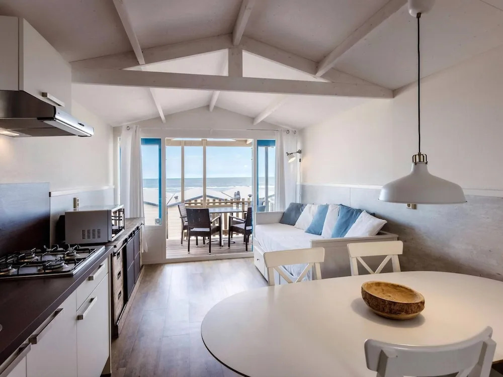 Beach House in Julianadorp by the North Sea