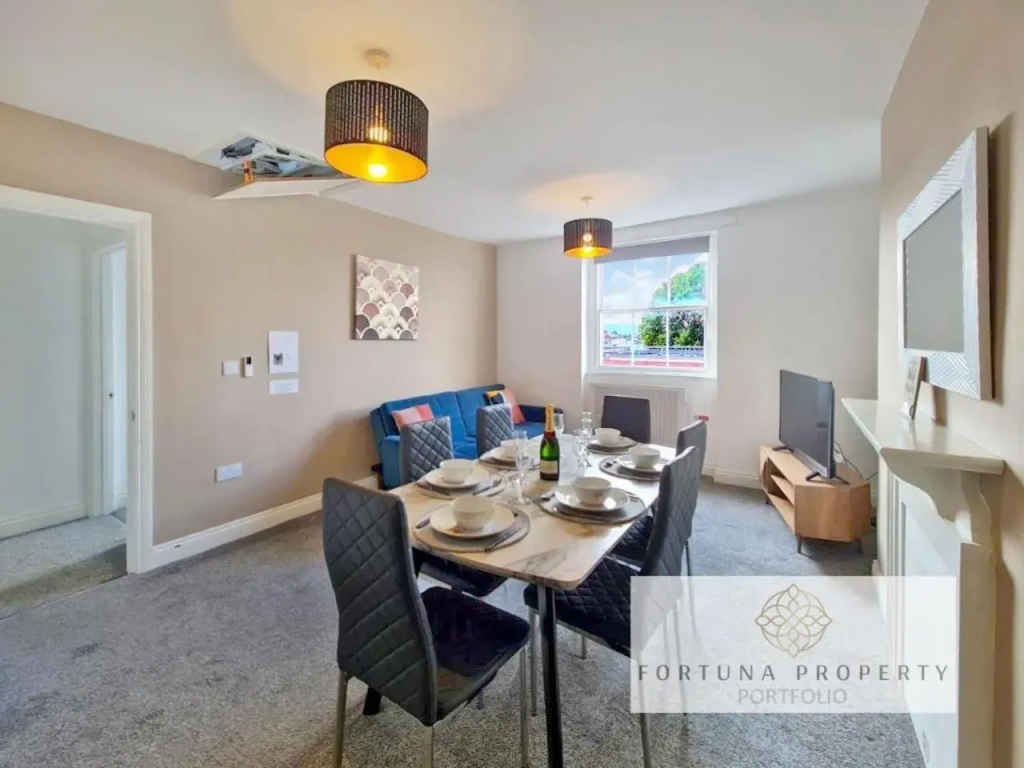 Superb 4 bedroom penthouse apartment in a superior Regency townhouse in heart of Cheltenham Town centre - NEWLY REFURBISHED THROUGHOUT