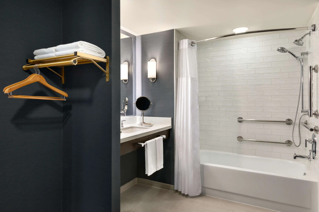 Hotel Champlain Burlington, Curio Collection by Hilton