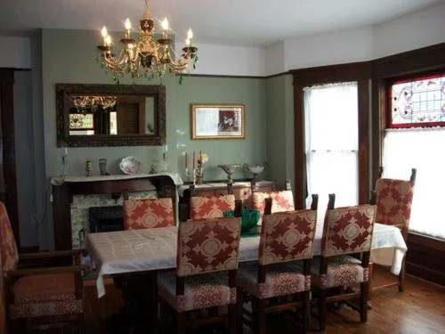 Green Oaks B&B
