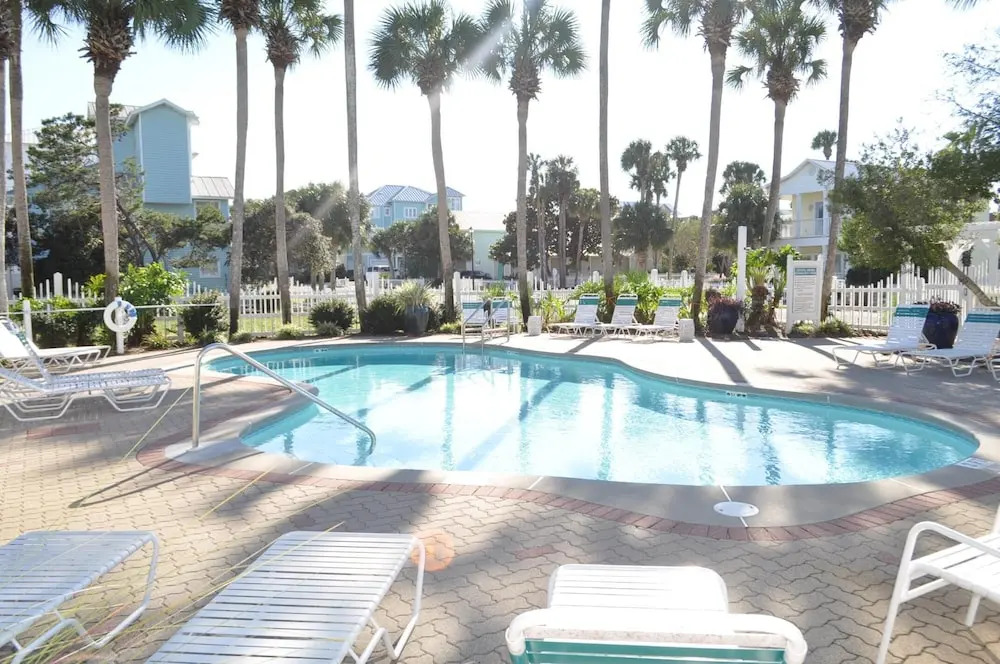 Sea Brees Crystal Shores