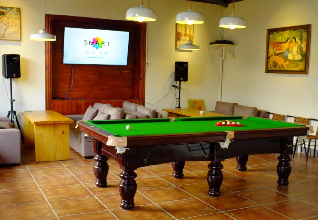 Yangshuo Edens Social Guesthouse - cozy garden courtyard & fresh craft coffee & night beers & outdoor activities