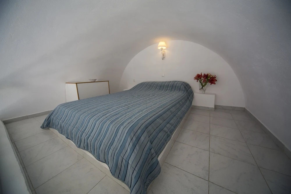 Ianthe Apartments & Villa