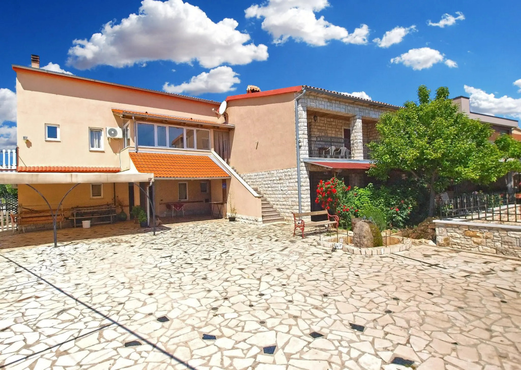 Apartment 1954