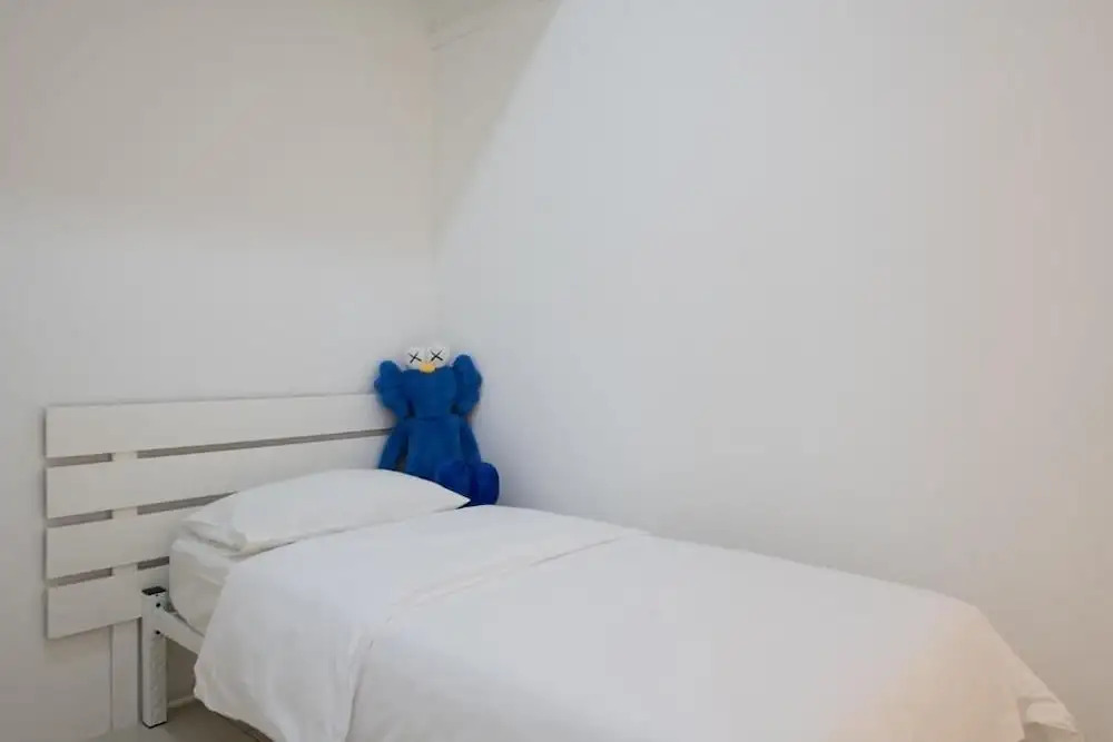 White Cottage Guest House