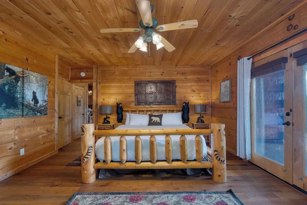 2 Homes in Big Bear by Avantstay Sleeps 22, Theater Room, Game Room, Hot Tub, Smoky Mountain Views