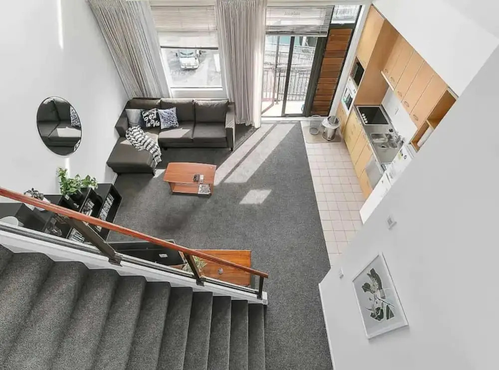 Roomy Loft 2 Bedroom w/ Free Parking Zodiak Stays