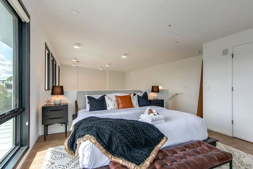 Illume Chic Music City Hideaway Huge Balcony 1 Bedroom Condo