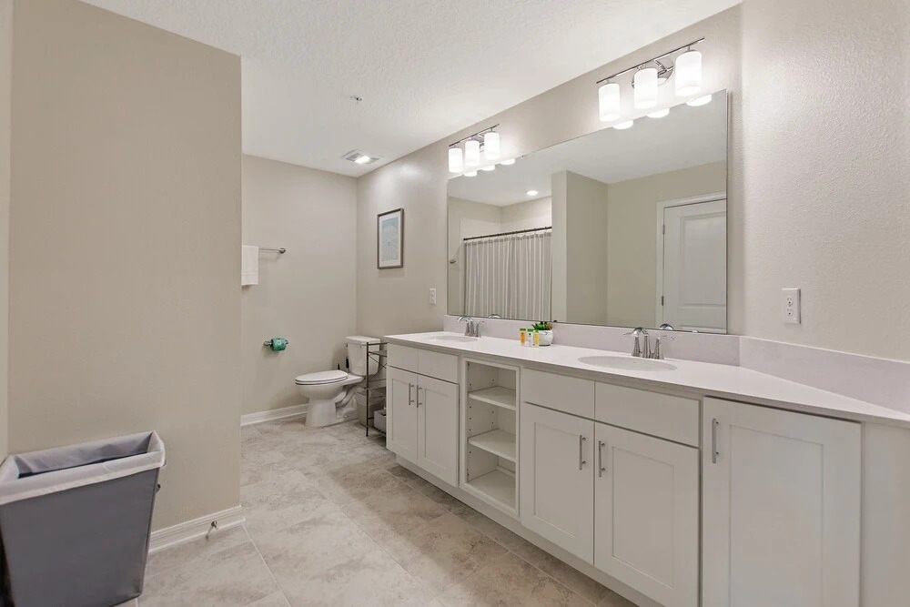 Triple Header Storey Lake by Shine Villas apts