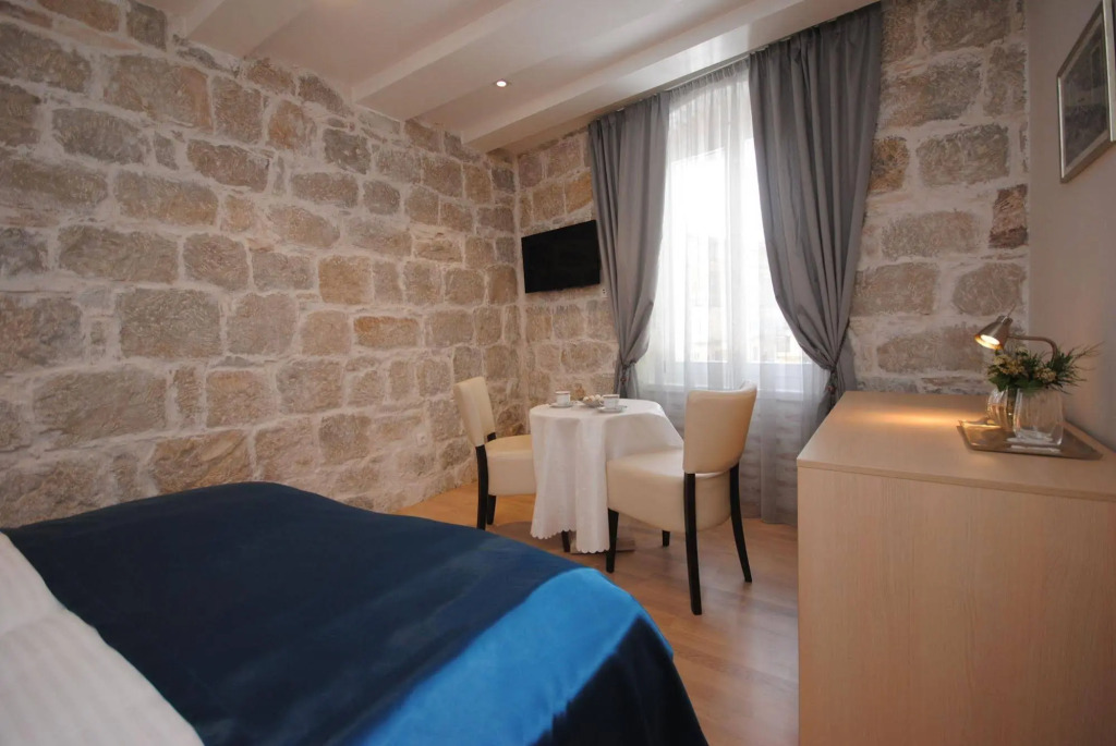 Lanterna Rooms