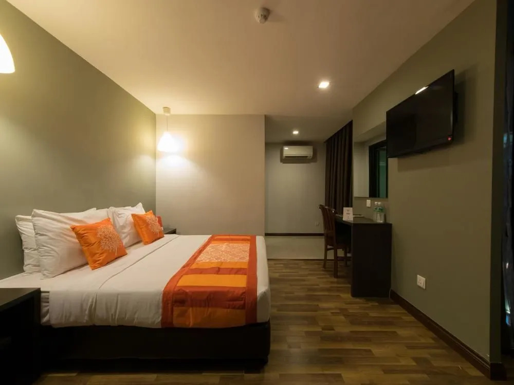 Oyo 125 K Hotel