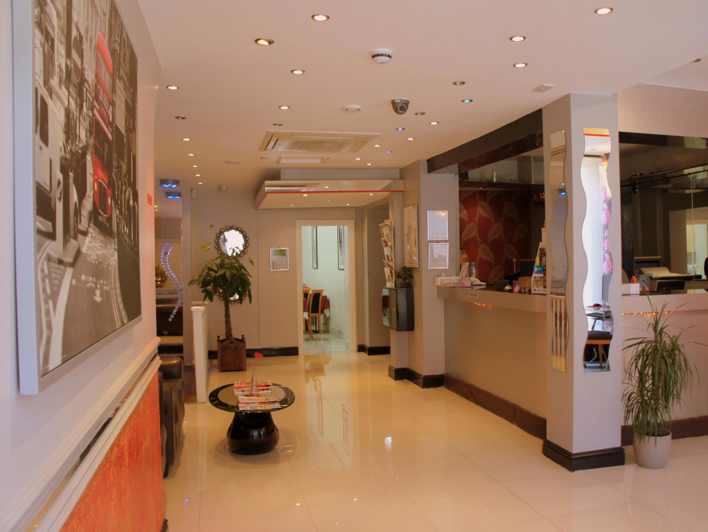 Plaza London Hotel