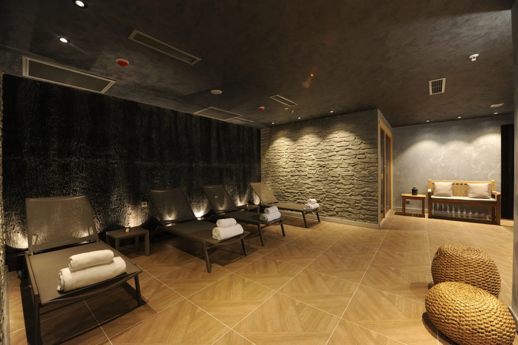 Le Petit Palace Hotel - Special Category
