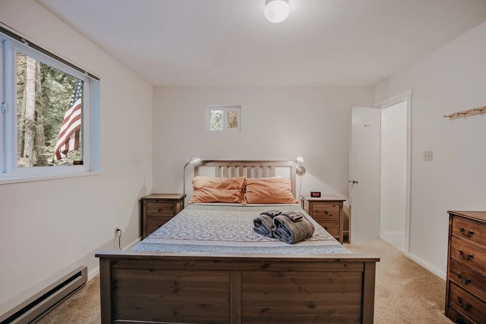 30gs - Bbq - Hot Tub - Wi-fi - Pets Okay - Sleeps 8 3 Bedroom Cabin by Redawning