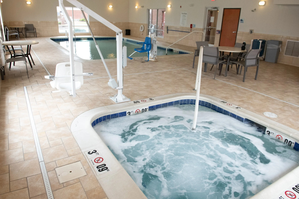 Holiday Inn Express & Suites Ironton by IHG