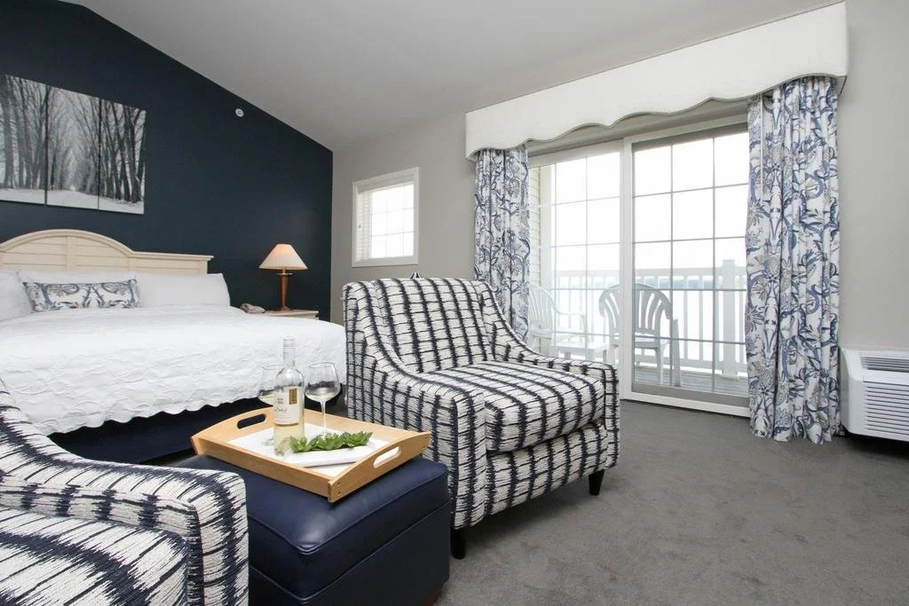Bay Pointe Inn