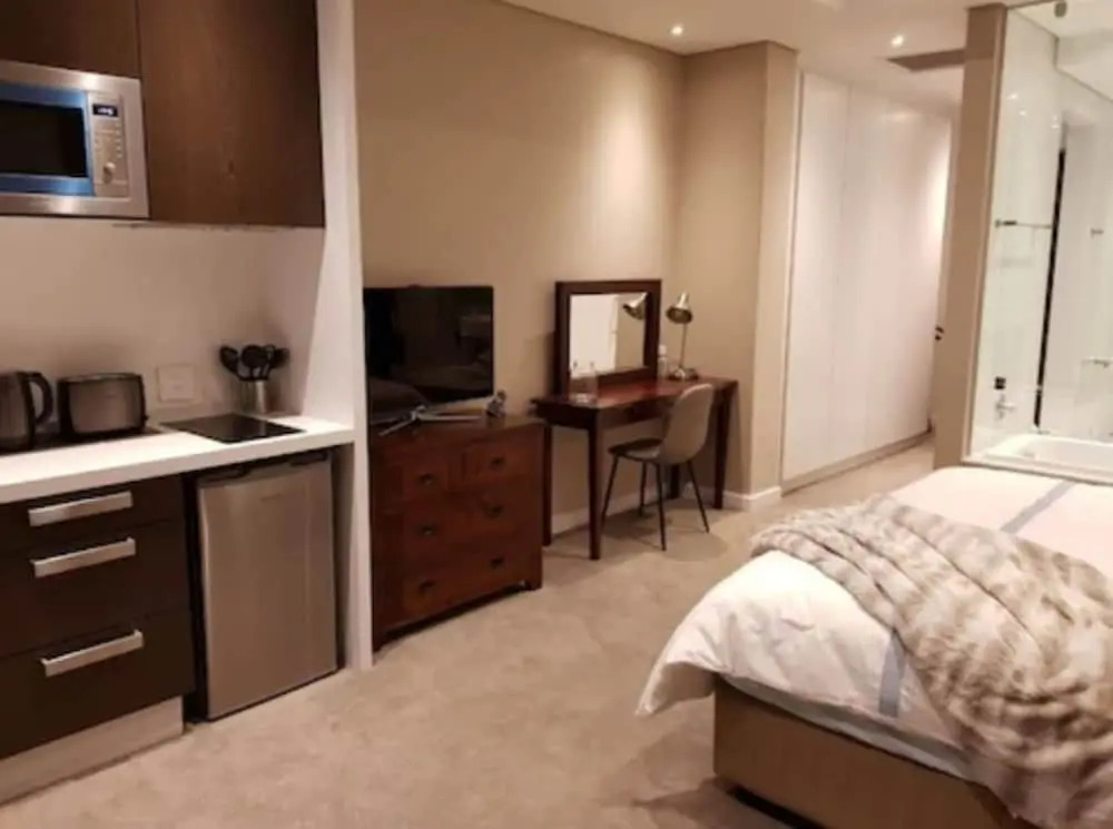 Sandton Skye Apartment - 616