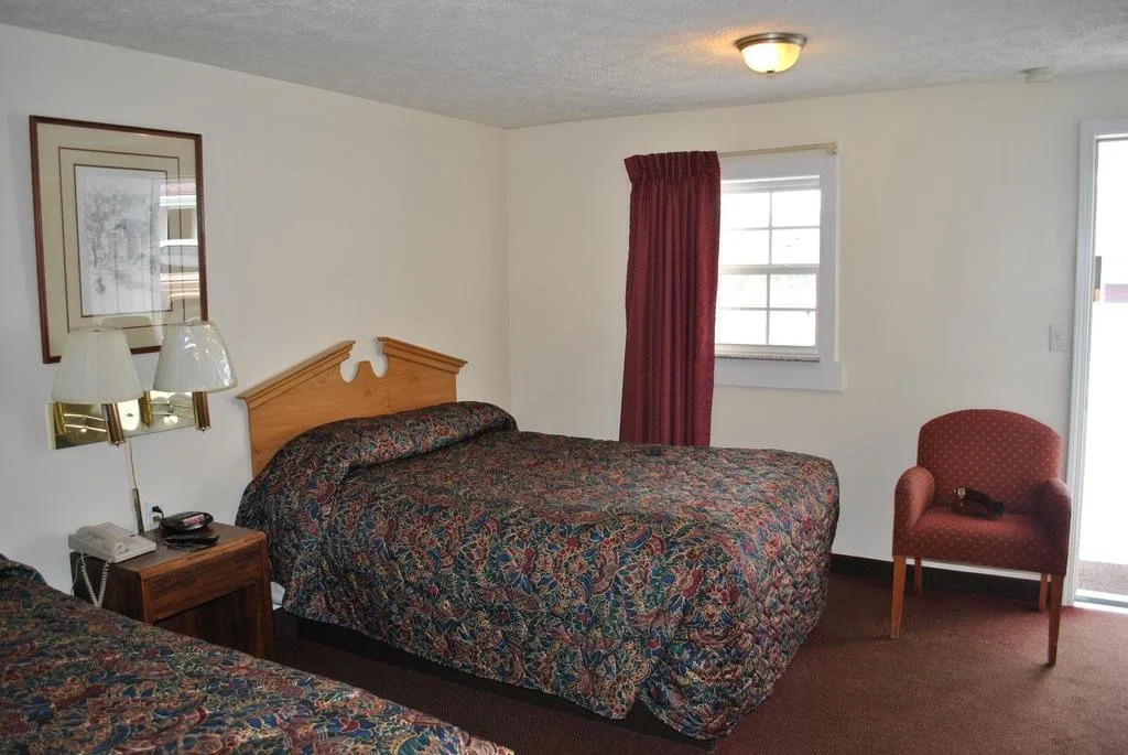 Turnpike Motel