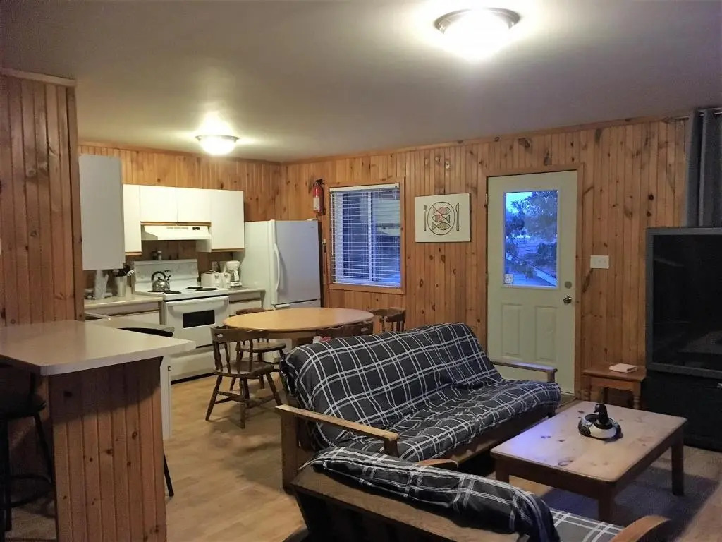 Merland Park Cottages and Motel