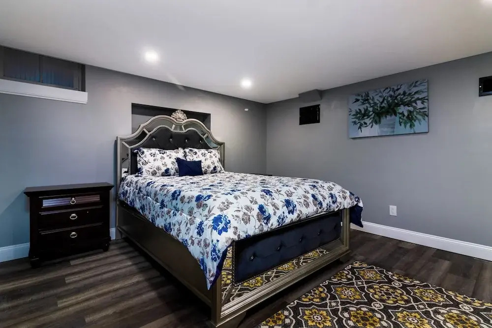 5Br, 1.5 Ba Close To Niagara Falls State Park
