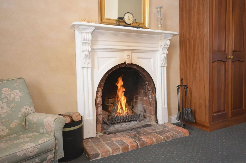 Central Springs Inn