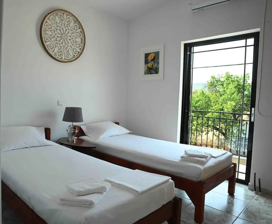Cozy Home in Eretria