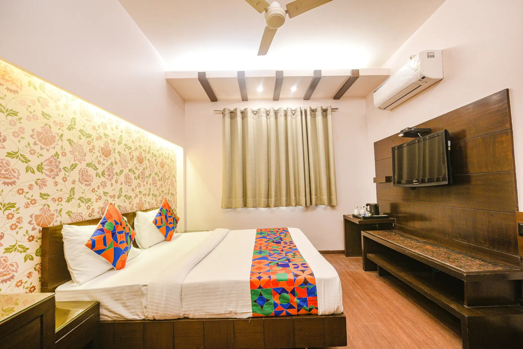 FabHotel Prime Aashraye