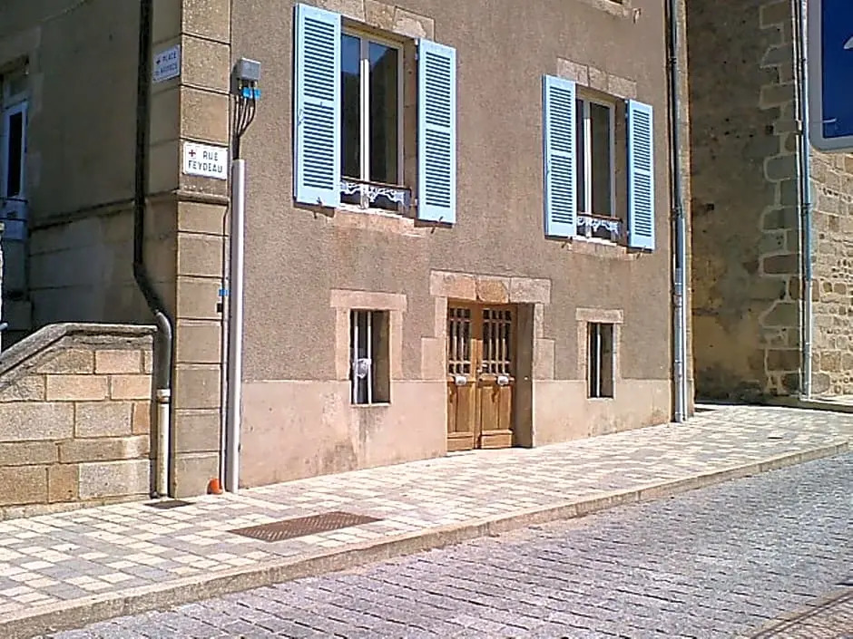 3 Place des Arbres, Chambres DHôtes, Felletin
