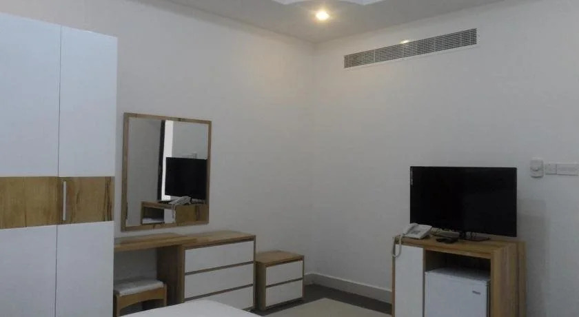 Al Mandoos Hotel