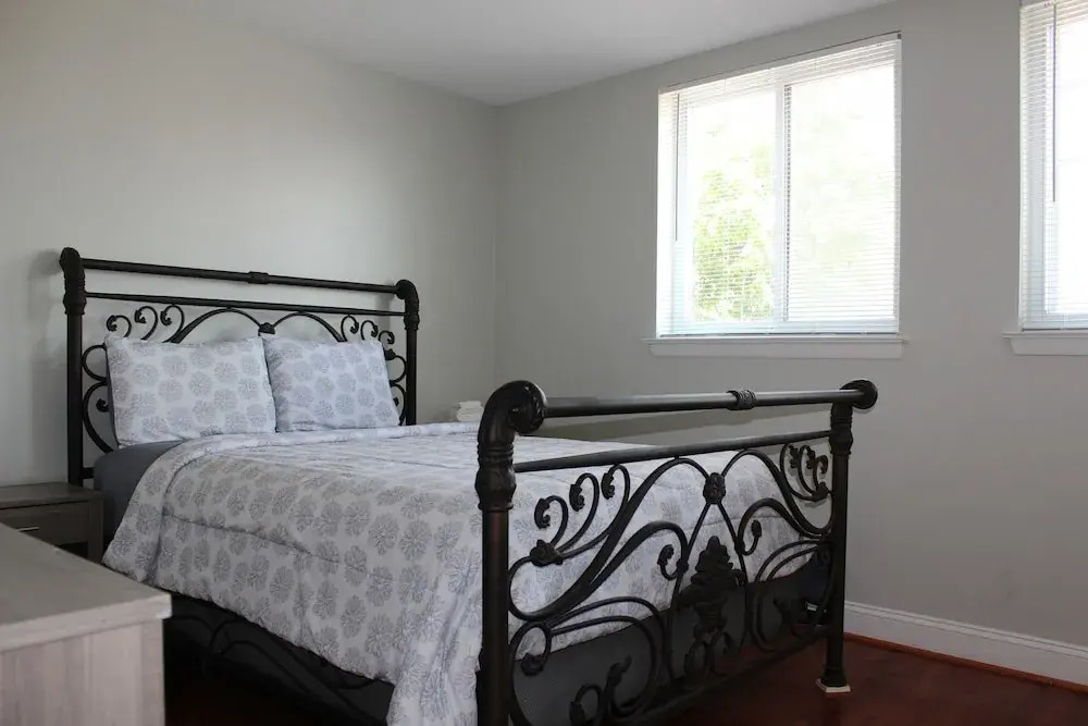 Cozy 3 Bedroom/Great Location