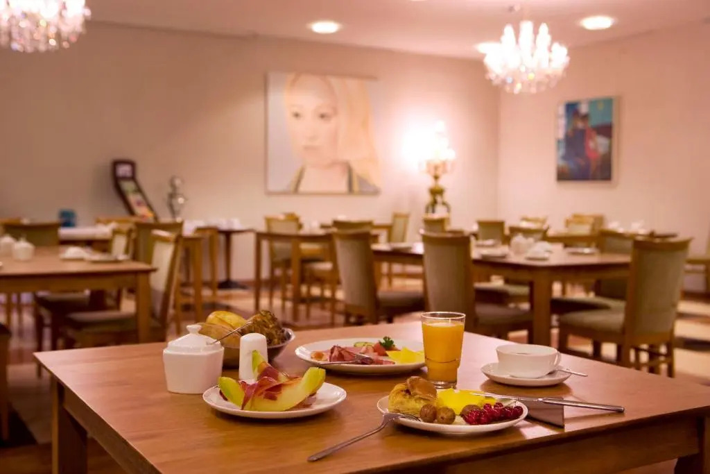 ROSS Hotel nähe Messe Stuttgart