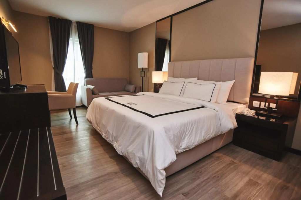 Corsica Hotel