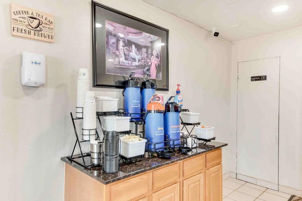 Best Western Movie Manor