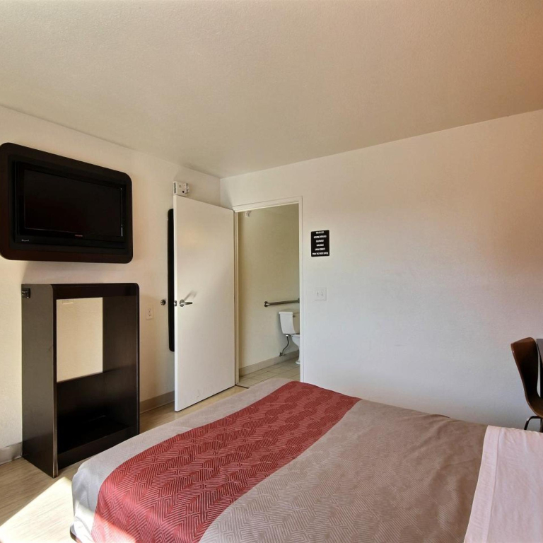 Motel 6-Laredo, TX - South