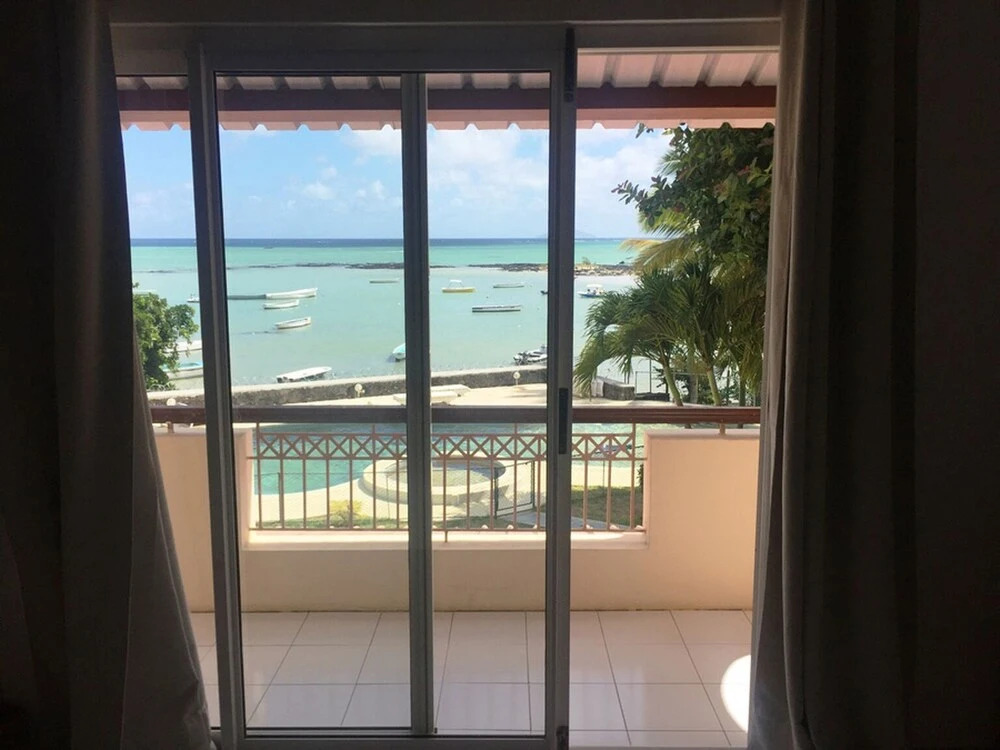 Résidence Les Banians - Complexe privé en bord de mer avec piscine