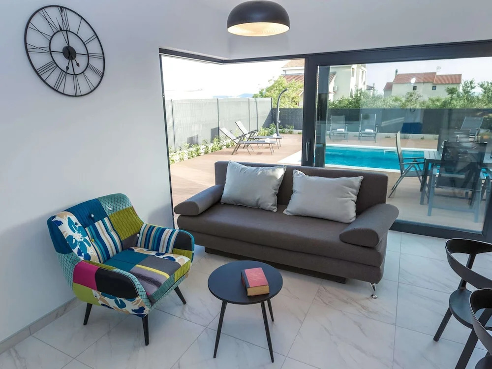 Luxury Villa With Private Pool, Great sea View, Near the Beach